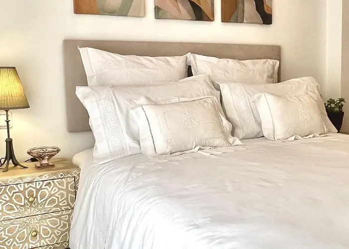 Aguamarina Εστεπόνα